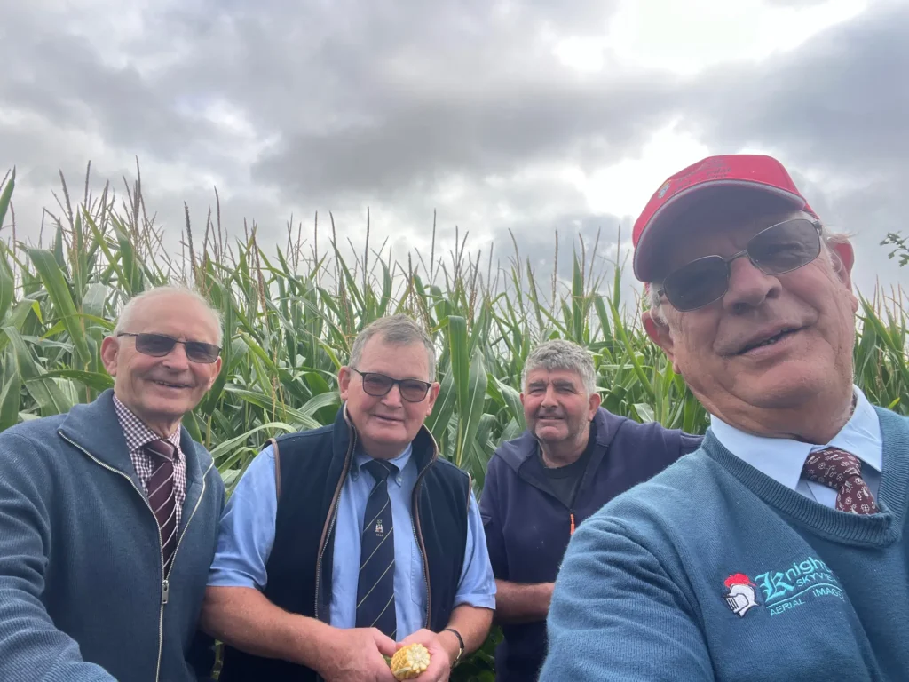 Growing Maize Judges and Competitor